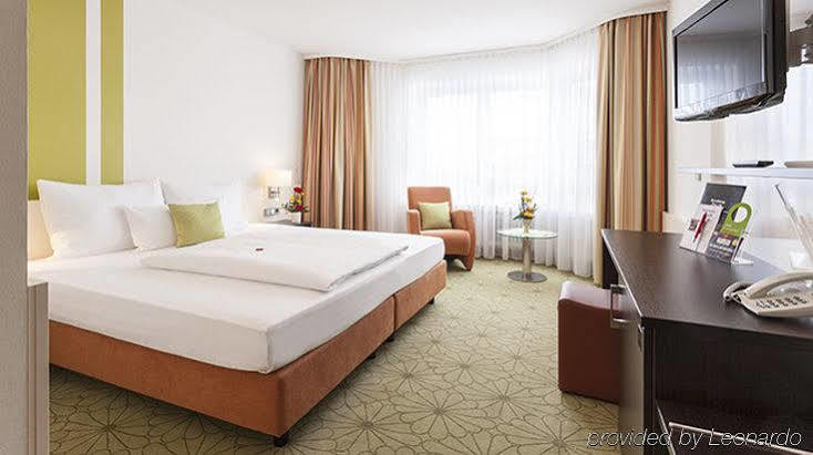 Zeller'S Quartier Hotel Koenigsbrunn Exterior photo